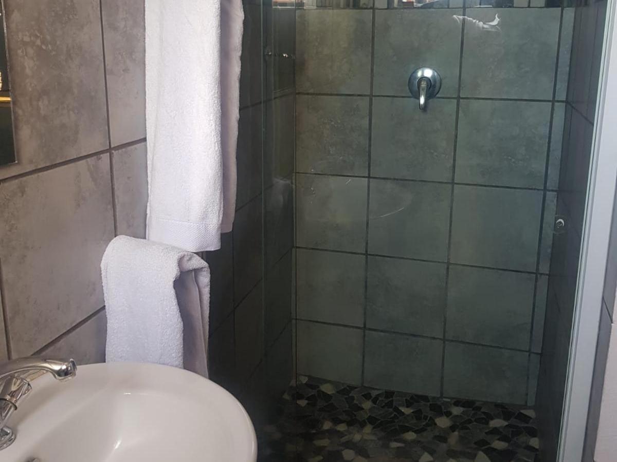 Отель Aloe 40 Бургерсфорт Экстерьер фото